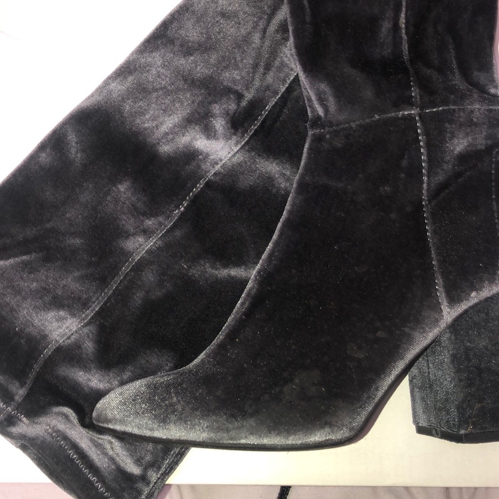 Grey velvet thigh highhhhh